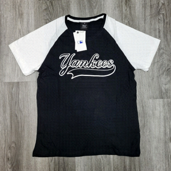 MLB - Yankees Women Tee shirts (M) - Picture 1 of 15